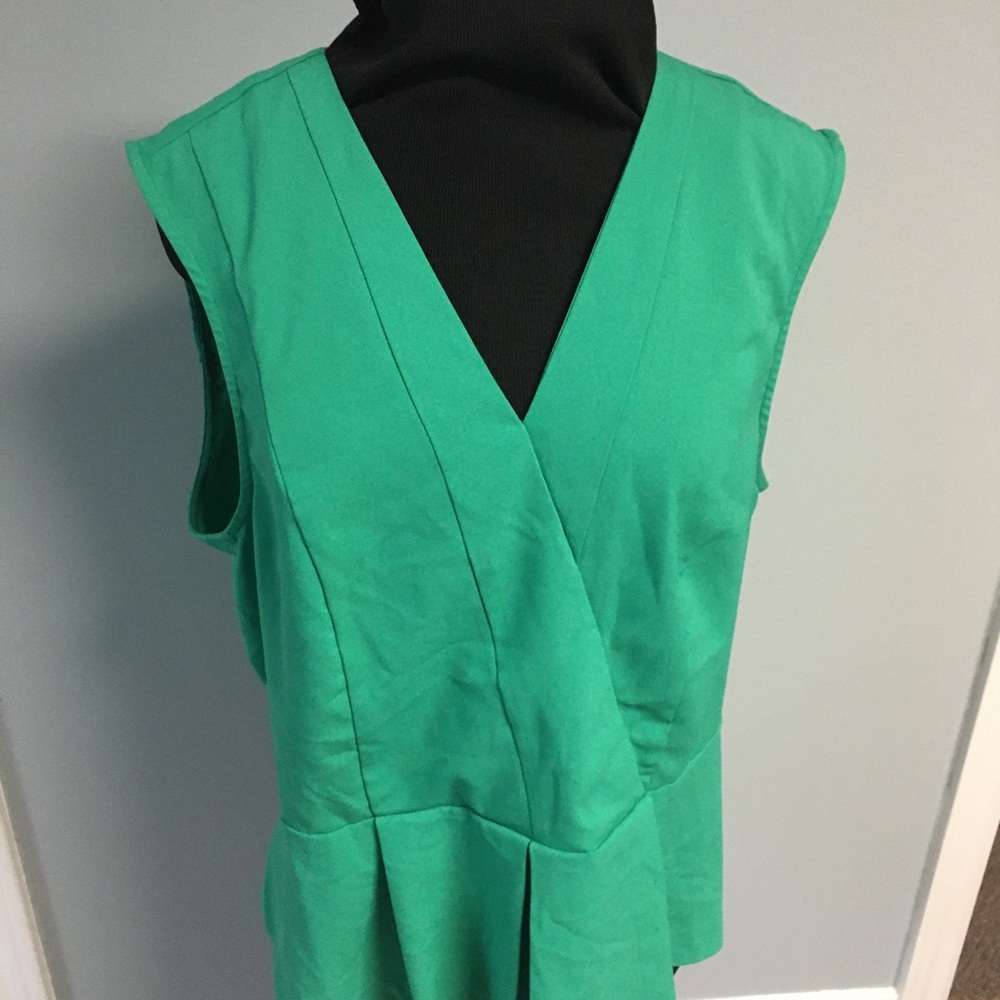 Banana Republic Green Peplum Sleeveless Blouse